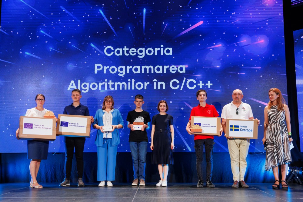 Maia Sandu i-a felicitat pe învingătorii competiției Tekwill Junior Ambassadors
